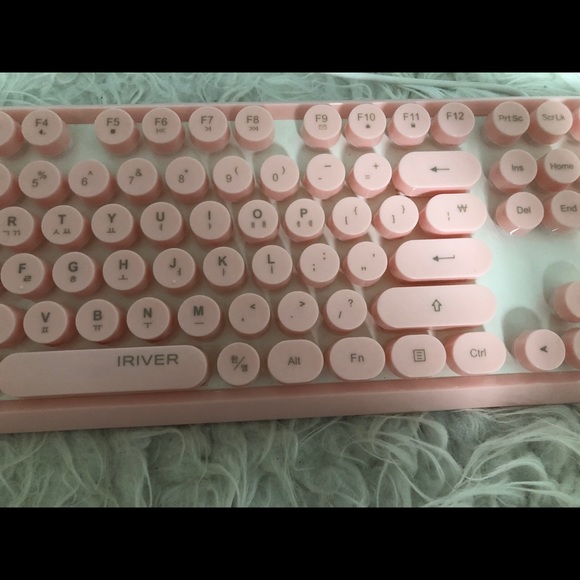 IRIVER pluggable carriable keyboard - Picture 9 of 10